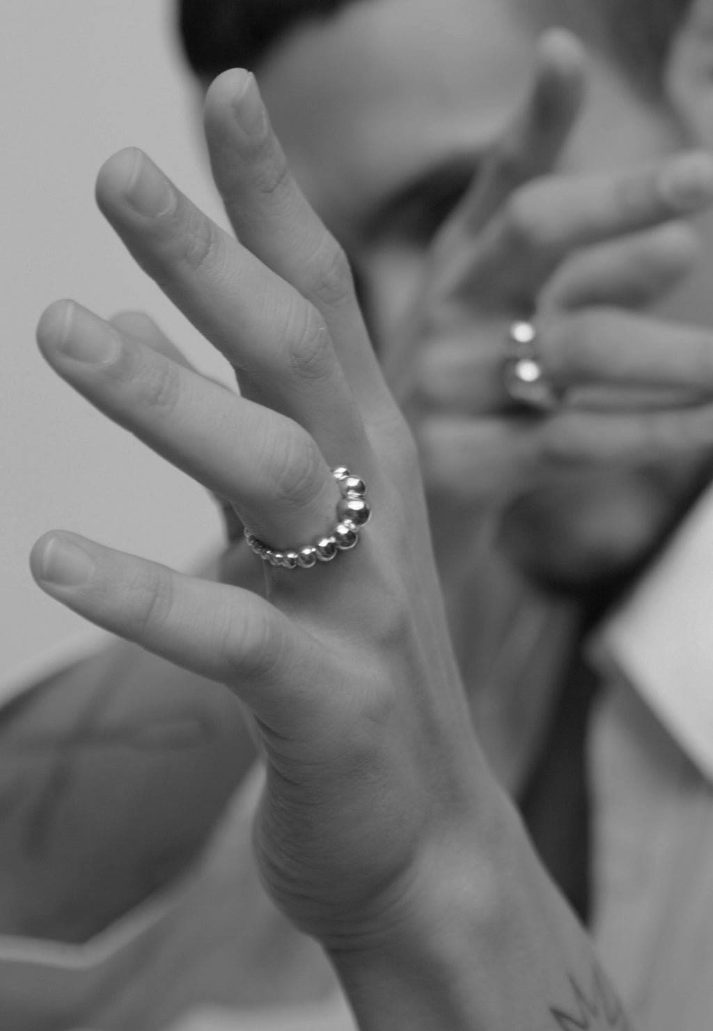 ANILLO BOLITAS
